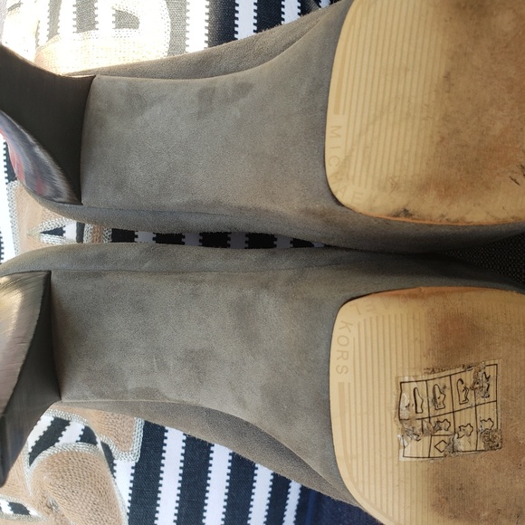 Michael Kors Gray Suede Boots/Booties US size 9M - Picture 2 of 7